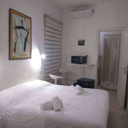 Guest House San Pietro โรม ภายนอก รูปภาพ