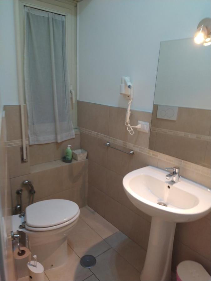 Guest House San Pietro โรม ภายนอก รูปภาพ