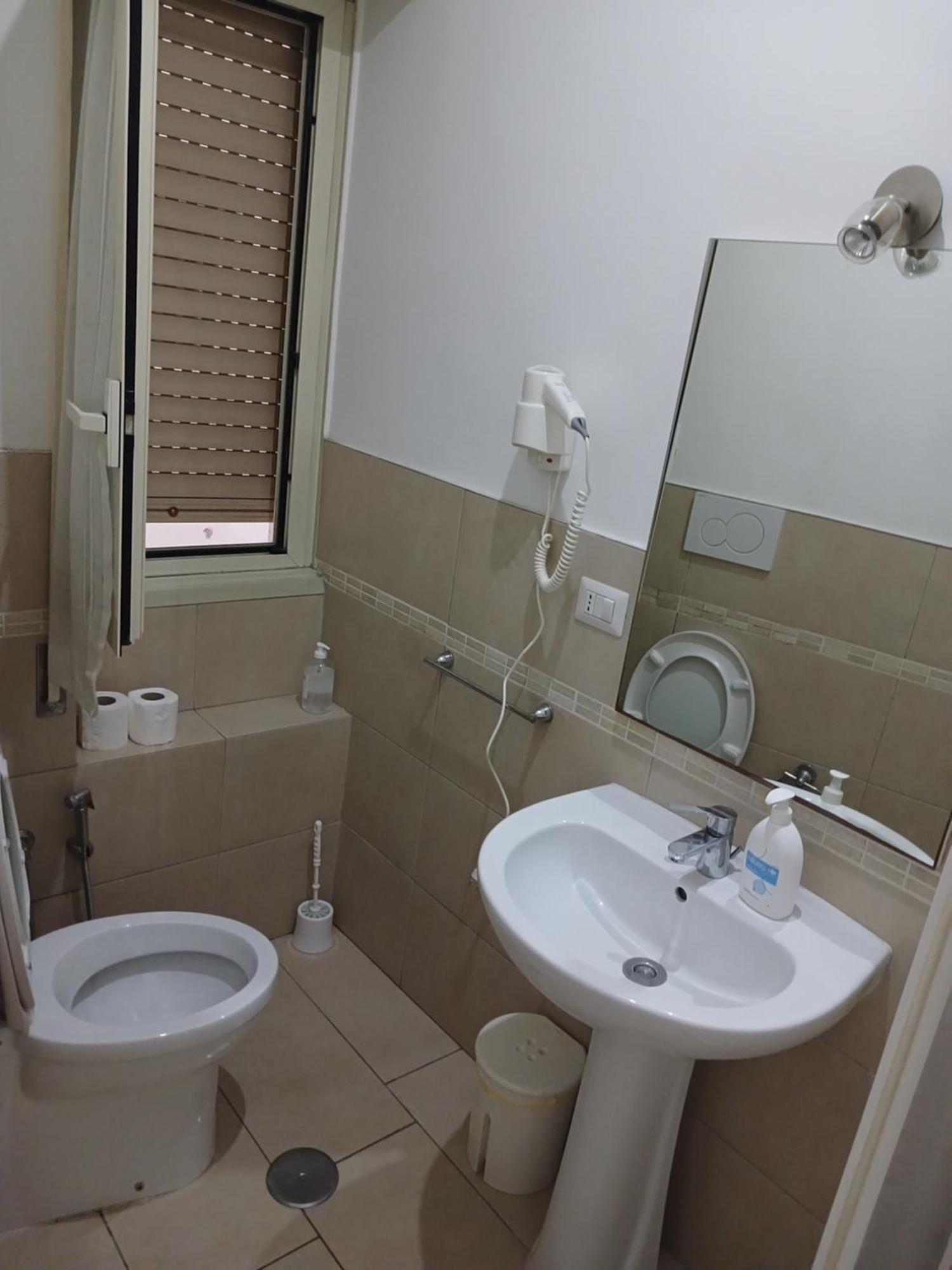 Guest House San Pietro โรม ภายนอก รูปภาพ